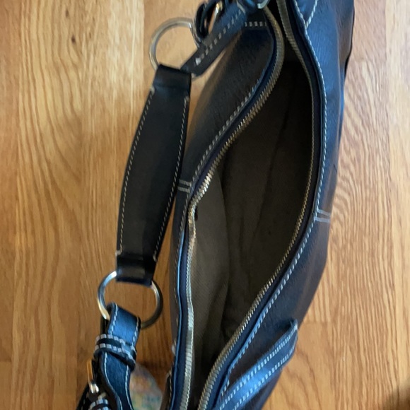 Dooney and Bourke black bag - Picture 4 of 5